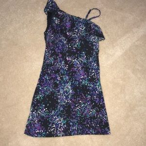 One shoulder ruffle top dress